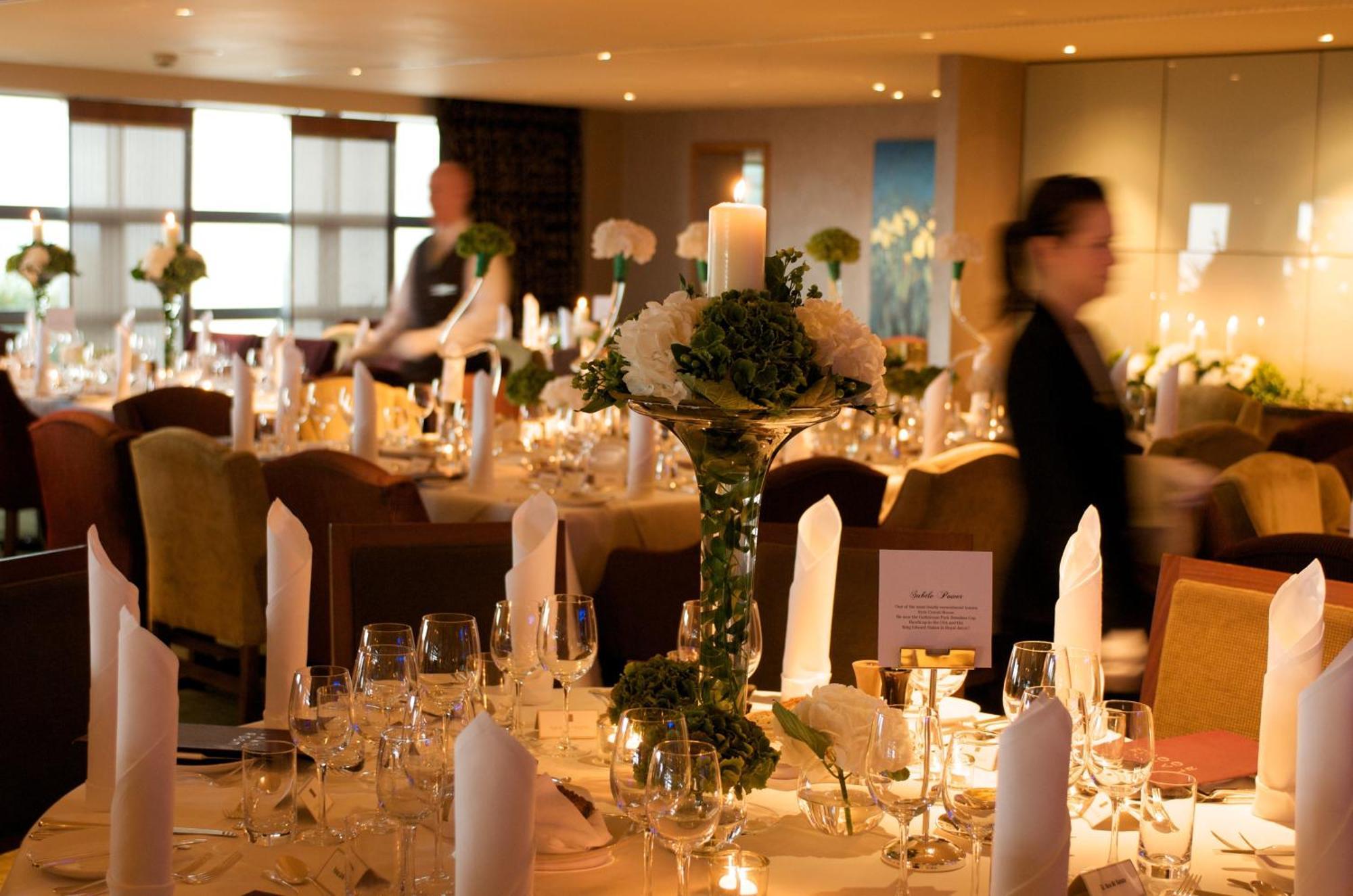 Aghadoe Heights Hotel & Spa Killarney Dış mekan fotoğraf A wedding reception at the InterContinental London