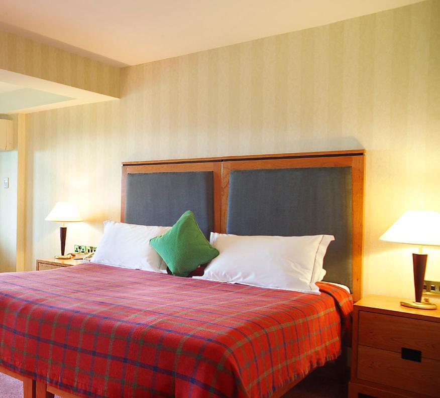 Aghadoe Heights Hotel & Spa Killarney Dış mekan fotoğraf A bedroom at the hotel
